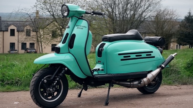 Lambretta con motore Yamaha RD350: un particolare missile dall'Inghilterra