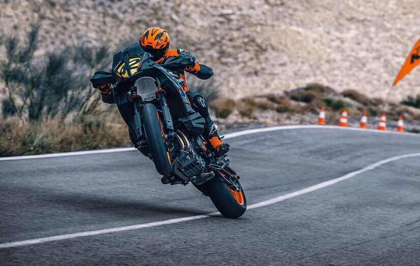 KTM SMT 890: ritorno a bomba
