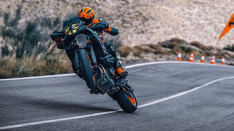 KTM SMT 890: ritorno a bomba
