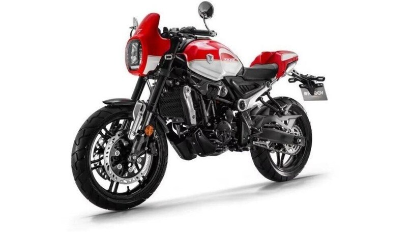 Voge Trofeo 300AC, versione café racer per la Cina: la vedremo in Italia?