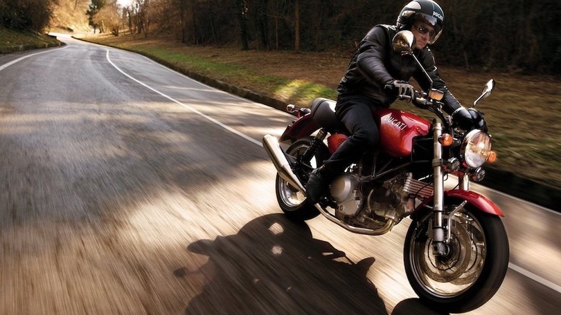 Ducati GT 1000: le foto