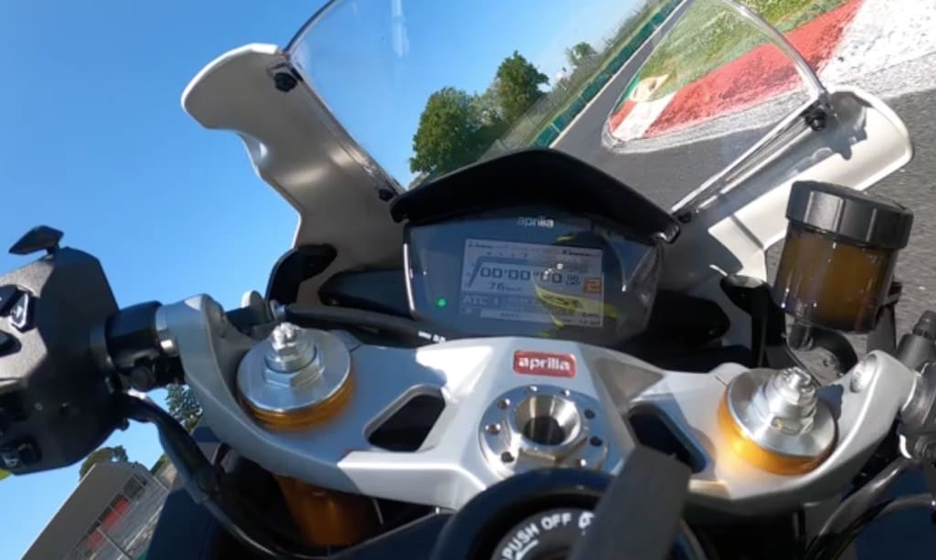 Aprilia RS 660 Extrema: eccola in pista VIDEO