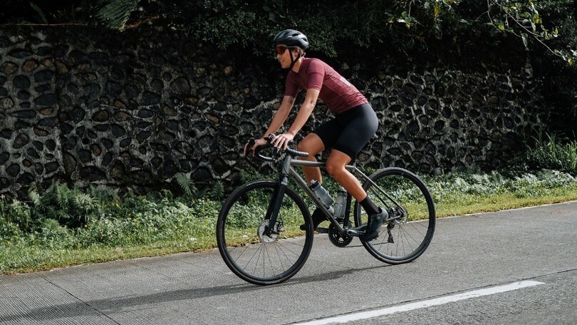 Trucca la bici con un motore, fermato dalla Polizia: la multa è salata