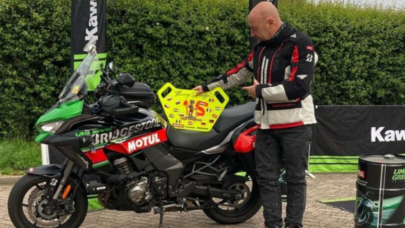 Visita 15 Paesi in 22 ore su una Kawasaki Versys 1000