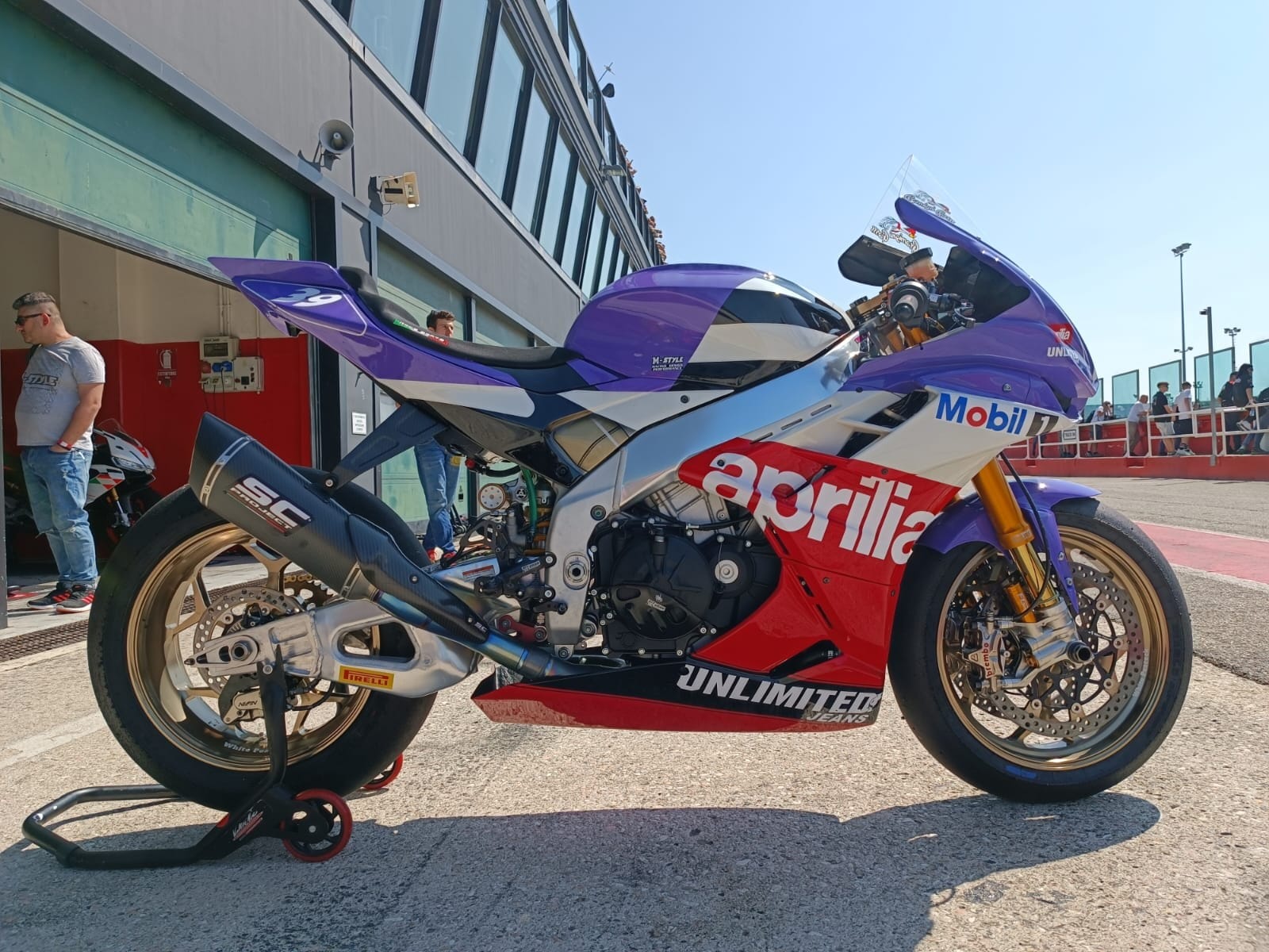 Aprilia All Stars: Alex Gramigni sfila con la evocativa "KitGram"
