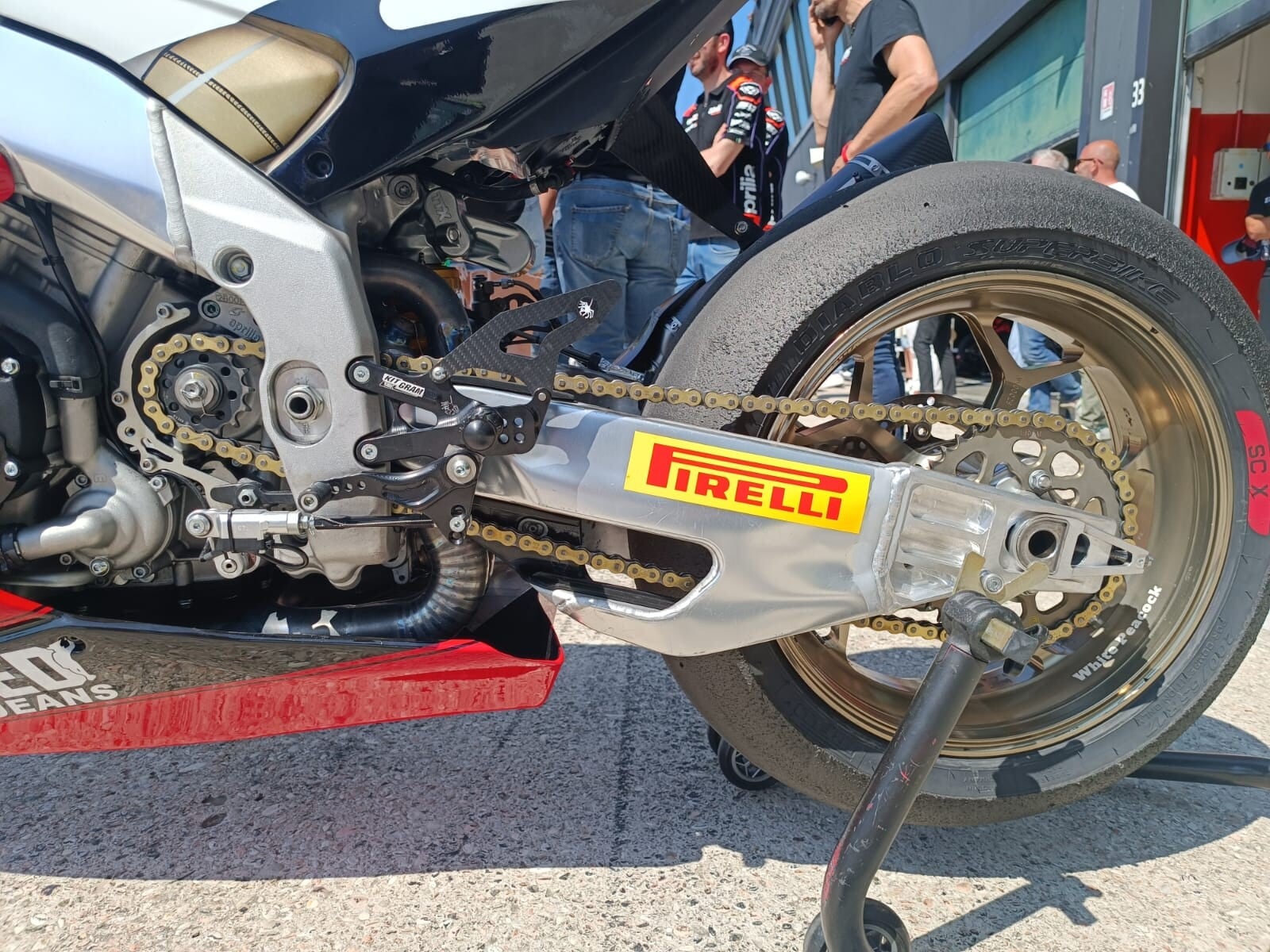 Aprilia All Stars: Alex Gramigni sfila con la evocativa "KitGram"