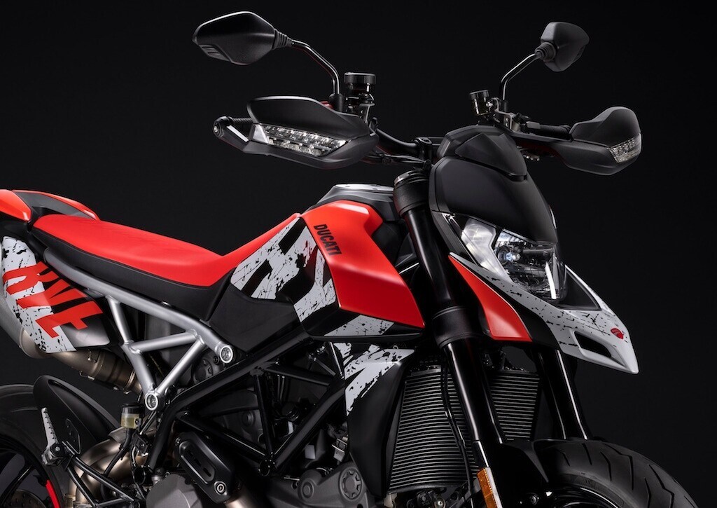 Ducati Hypermotard 950 2023: gusto street art per la nuova livrea