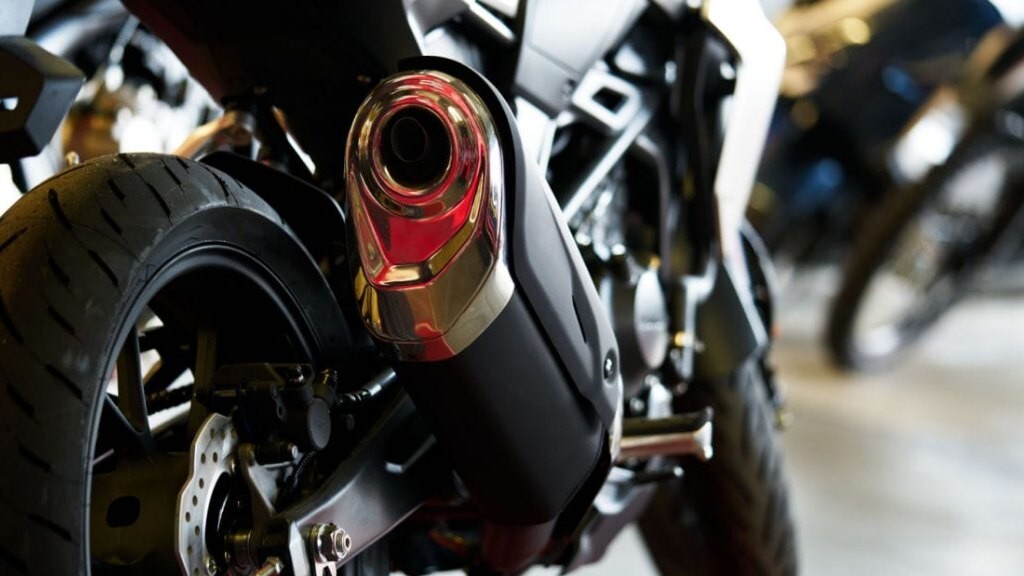 Scarichi moto: nuove regole contro la manomissione facile