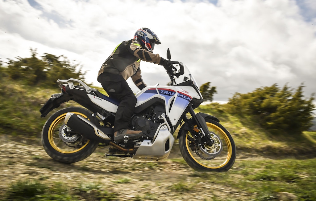 Mercato moto, la Honda Transalp parte col botto: regina a maggio