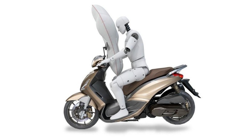 Sicurezza, nel 2025 arriva sul mercato l’airbag per moto (e scooter)