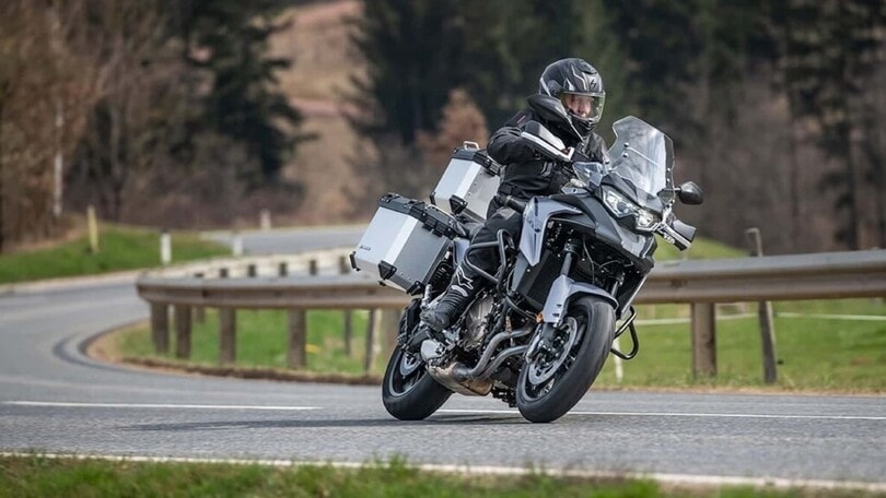 QJ Motor SRT 70 e SRT 700 X le foto