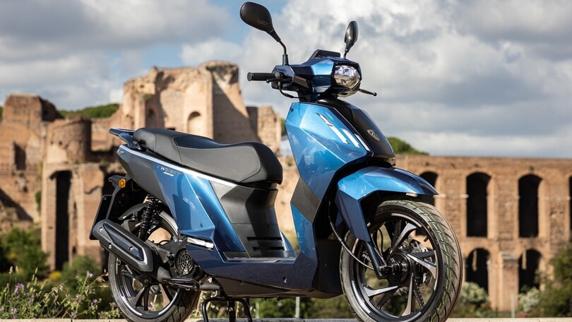 Peugeot Tweet 125 e 200 Facelift: le foto della prova