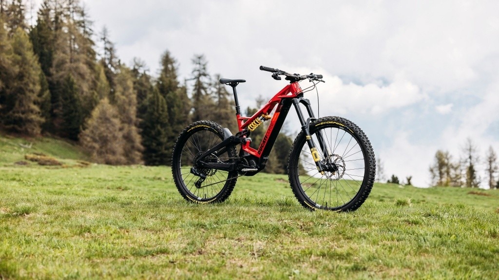 Ducati presenta la Powerstage RR Limited Edition, prima e-MTB in carbonio