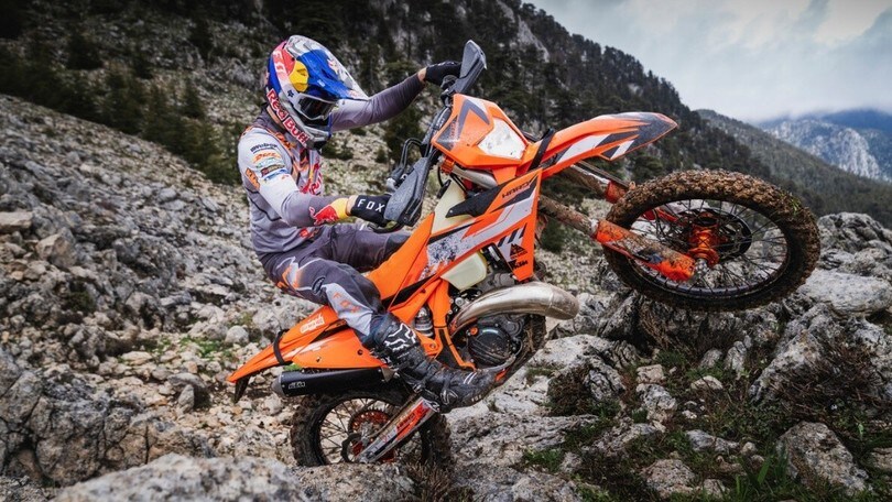 KTM EXC 2024, la gamma si allarga con l'esclusiva 300 Hardenduro