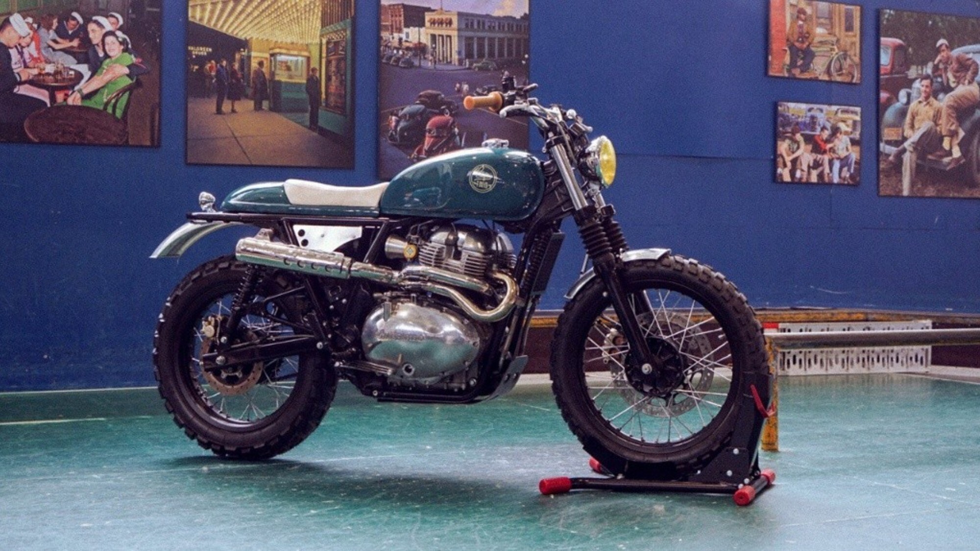 Vesta, la special su base Royal Enfield protagonista a Wheels & Waves