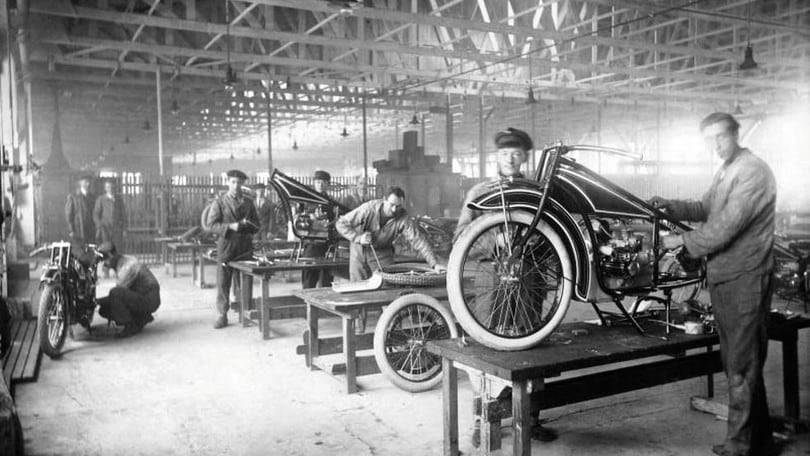 BMW Motorrad compie 100 anni: ecco 5 cose che (forse) non sapevi