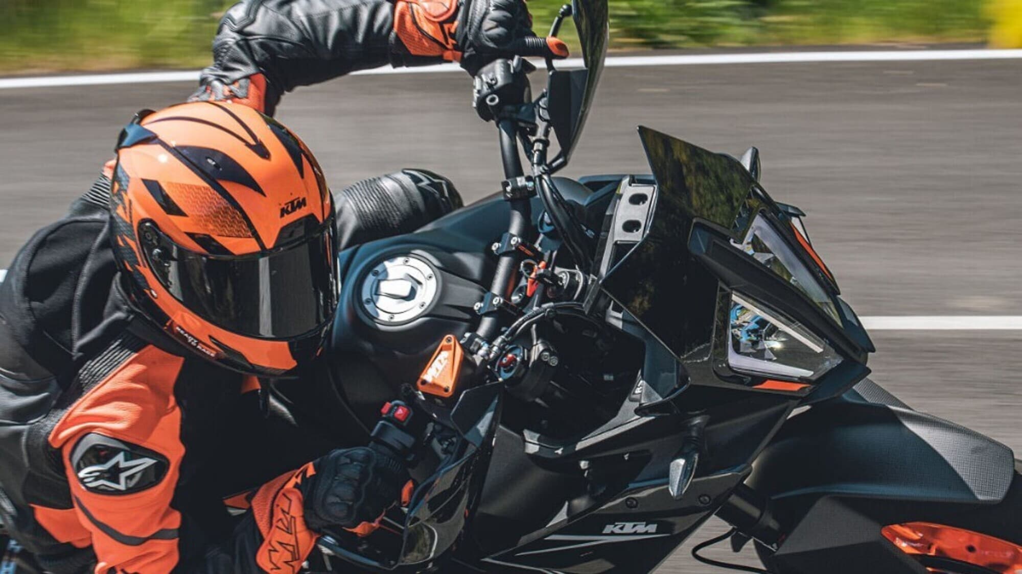 KTM, arriva la promozione Tech Pack