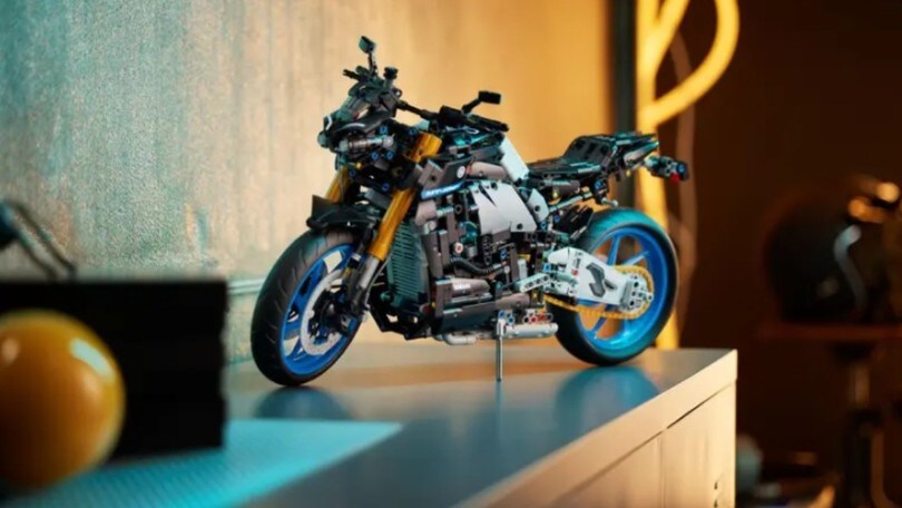 LEGO Technic Yamaha MT-10 SP, 1478 mattoncini di grinta