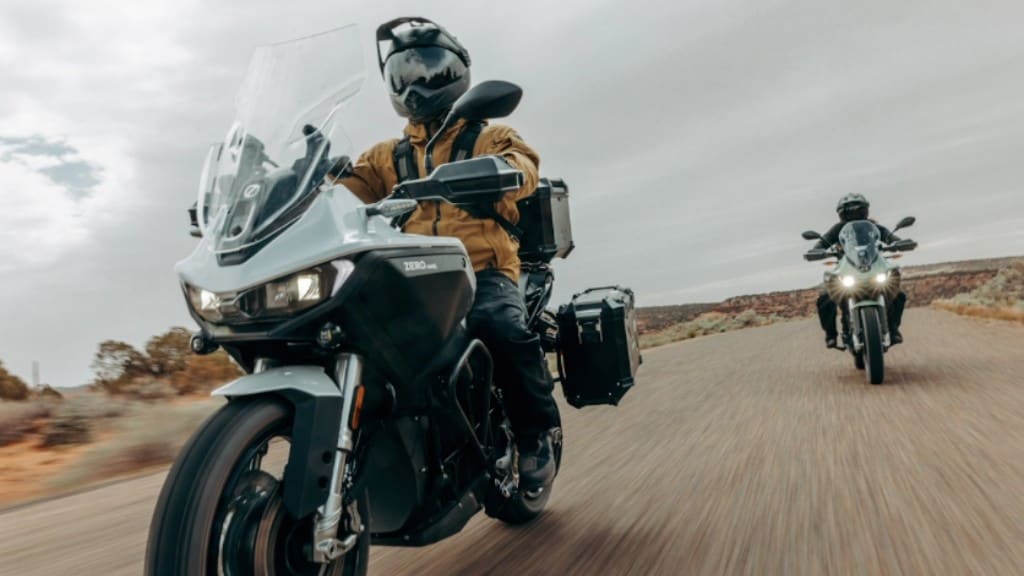 Estate e Zero Motorcycles: in viaggio con la DSR/X