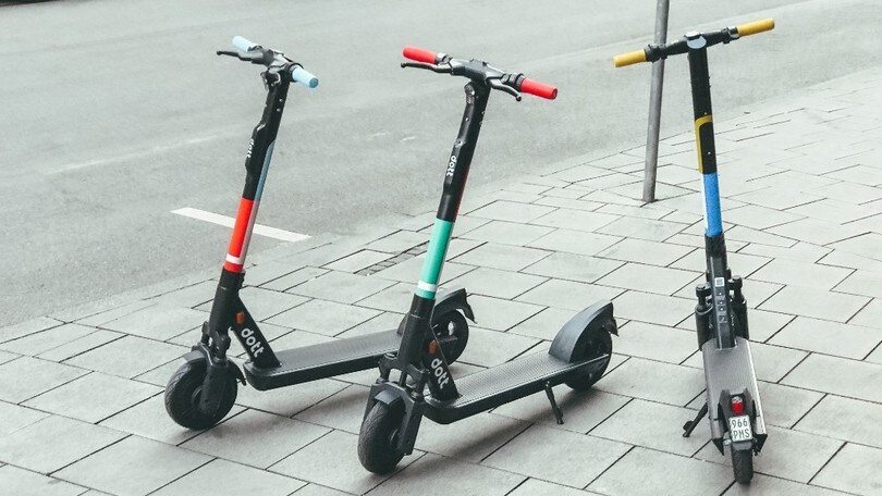 Il periodo d'oro di e-bike e monopattini sharing: a Roma +51%