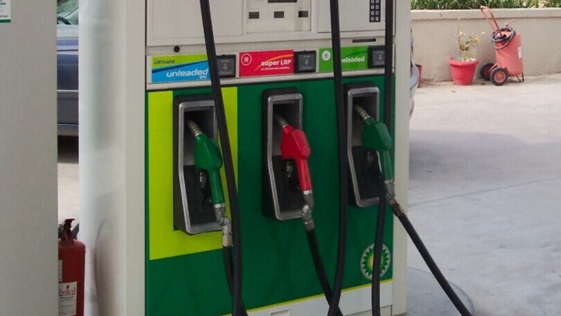 Caro carburanti, per Adolfo Urso la responsabilità è dell'Opec