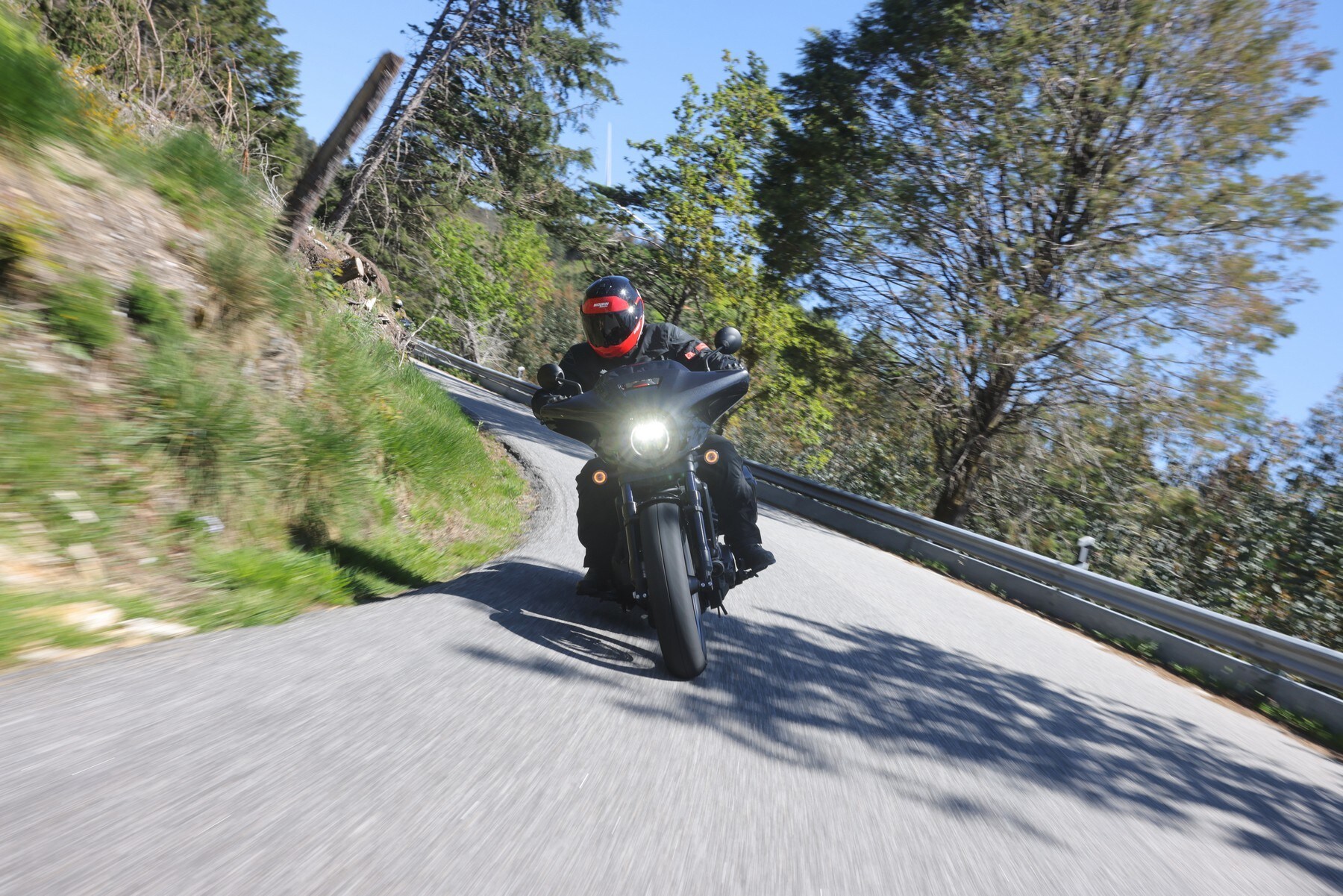 Con le Honda 1100 in Portogallo: le foto del test