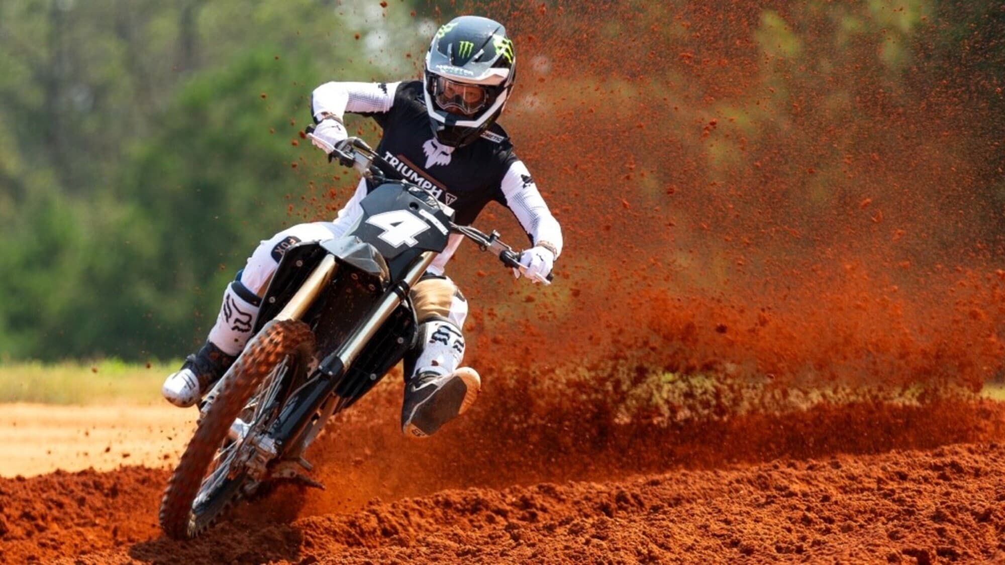 Triumph MX: ecco le immagini della nuova off-road