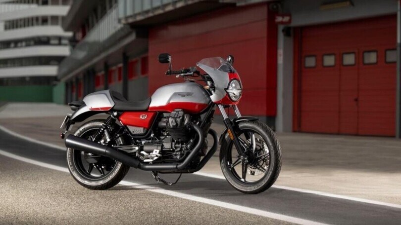 Moto Guzzi V7 Stone Corsa FOTO