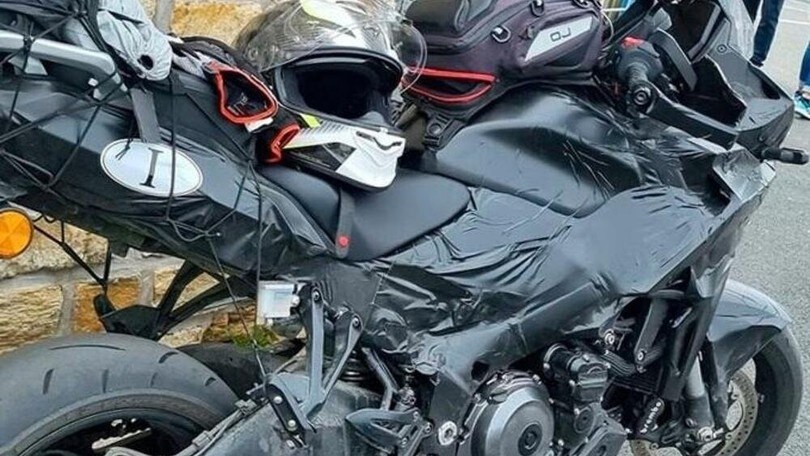 Suzuki, la GSX-S1000 allarga ancora gli orizzonti: le foto della versione T