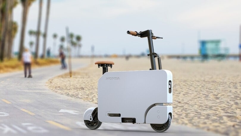 Honda Motocompacto, il mini scooter che si trasforma in una valigia