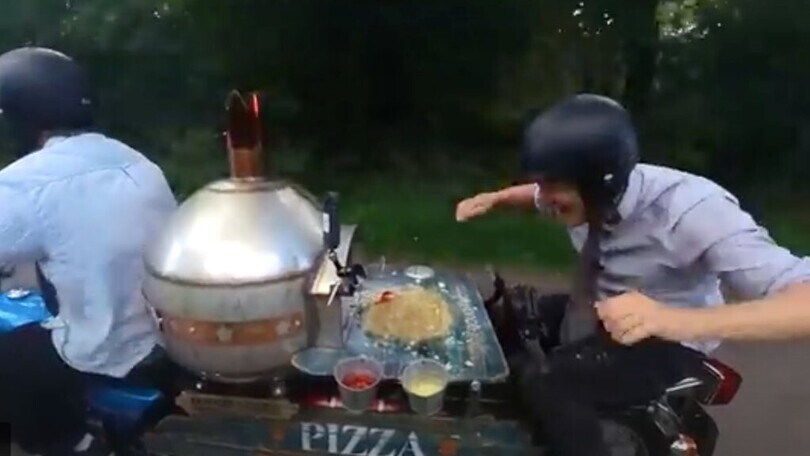La pizza in forno strada facendo, con una originale Suzuki GS400