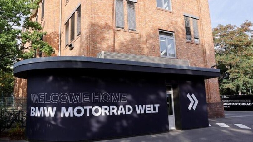 Inaugurato a Berlino il BMW Motorrad Welt