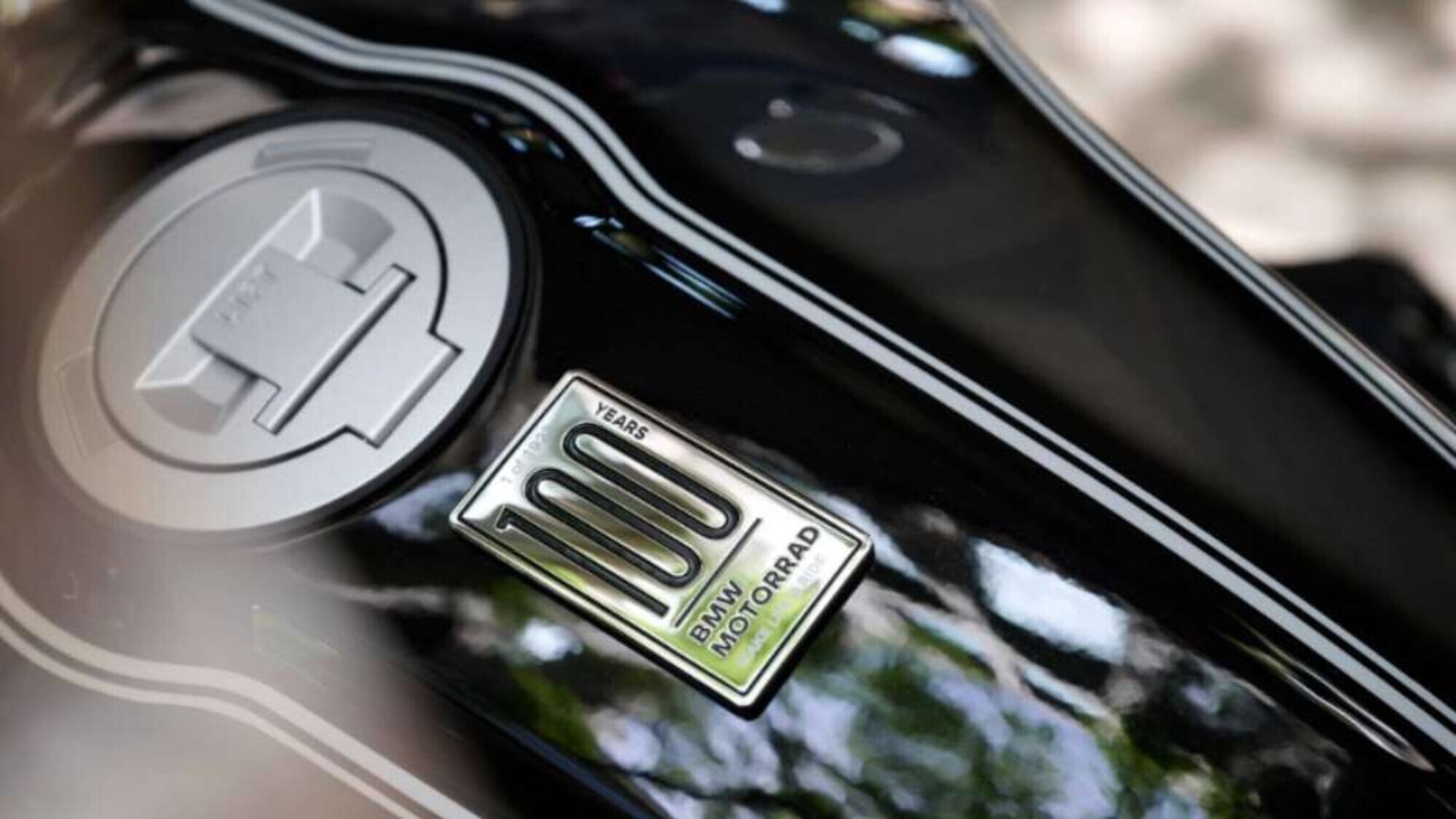 BMW celebra i suoi 100 anni con una full immersion nel mondo dell'Elica