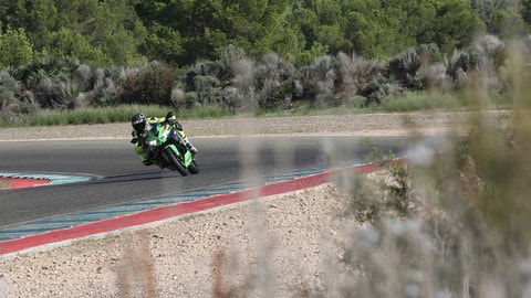 Kawasaki Ninja ZX-4RR, le foto della prova
