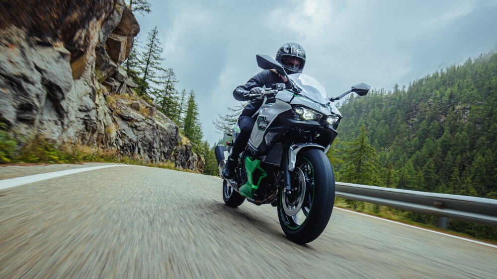 Kawasaki Ninja 7 Hybrid: e se fosse la moto della svolta?
