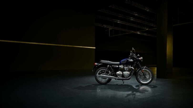 Triumph Bonneville Stealth Edition 2024