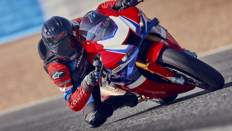 Honda CBR1000RR-R ed SP: aggiornamento 2024 con la SBK nel mirino