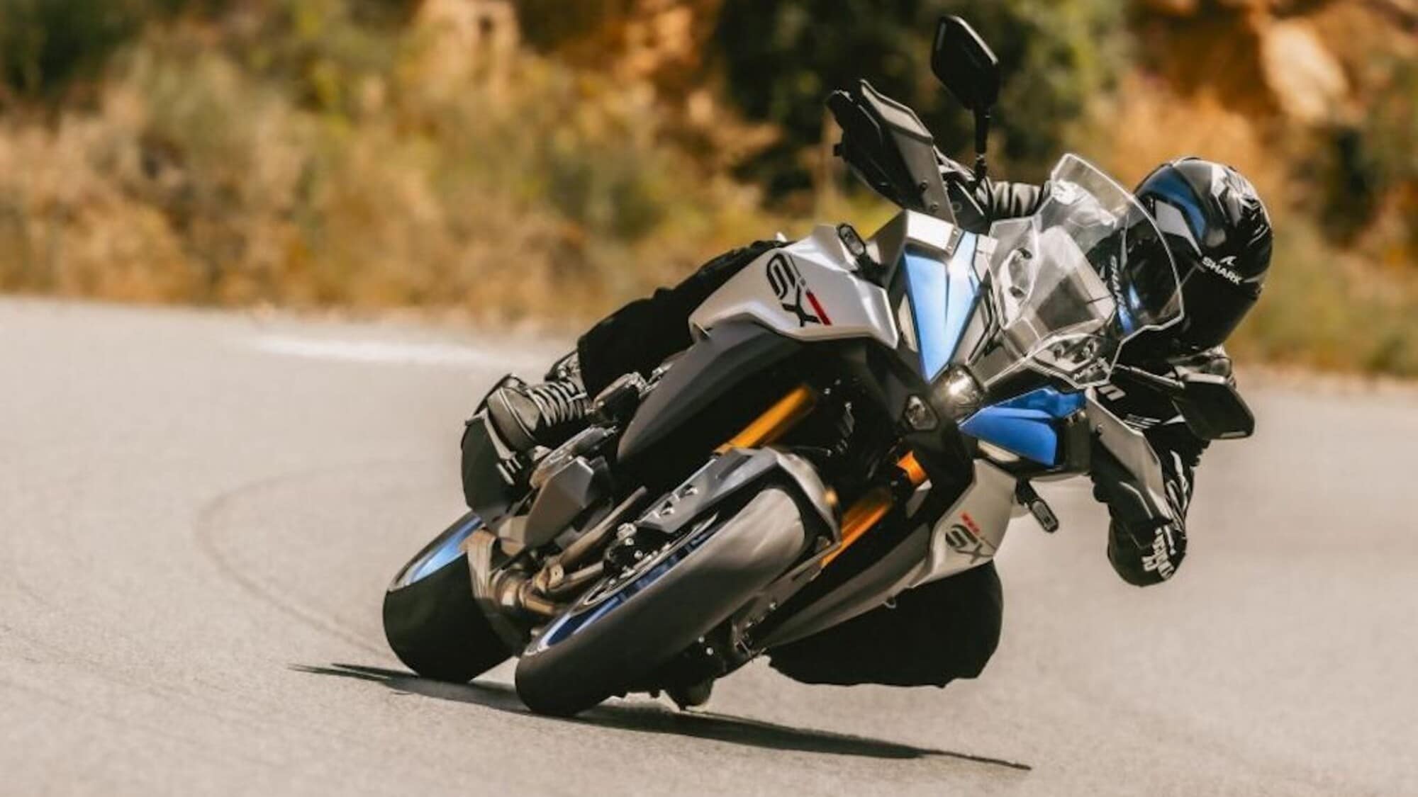 Suzuki, a EICMA la GSX-S1000GX: focosa crossover dal cuore sportivo