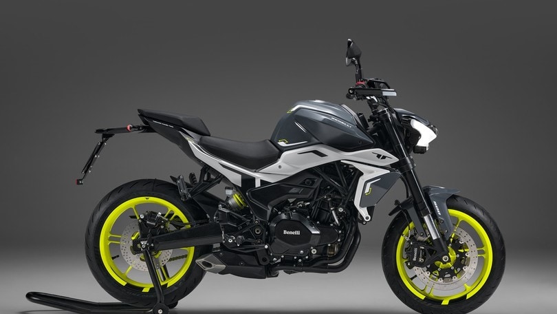 Nuova Benelli Tornado Naked Twin 500: voglia di curve