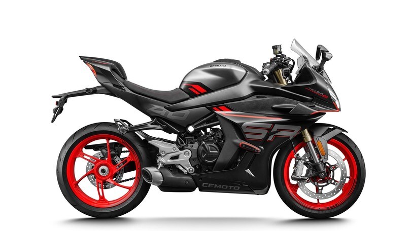 CFMOTO 450SR 2024: a EICMA la S con monobraccio