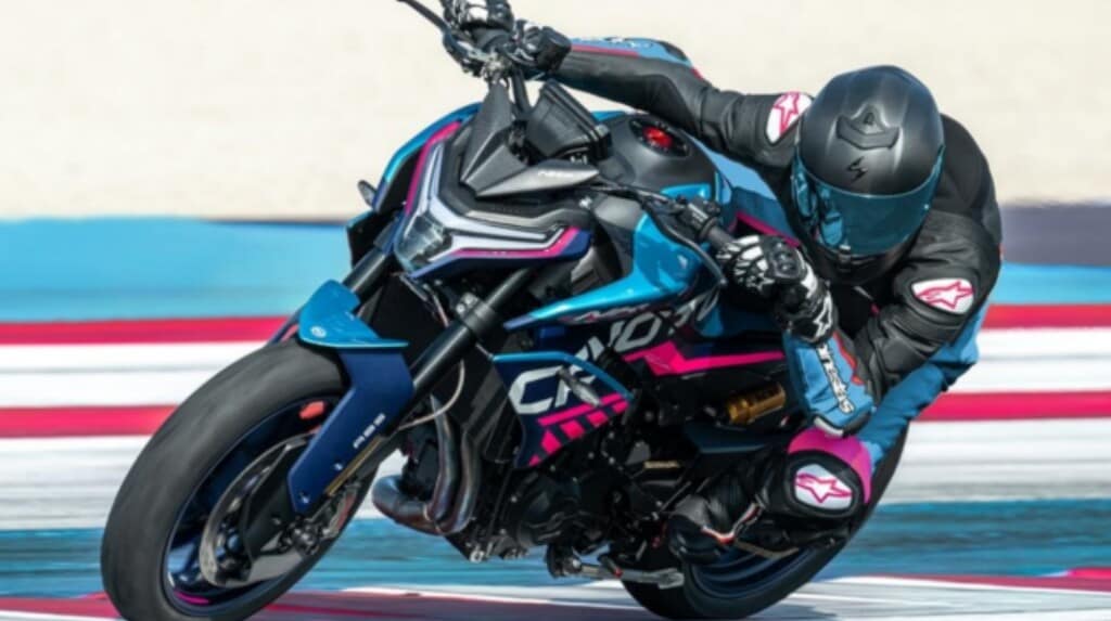 CFMoto 800NK: spirito racing per la versione GP