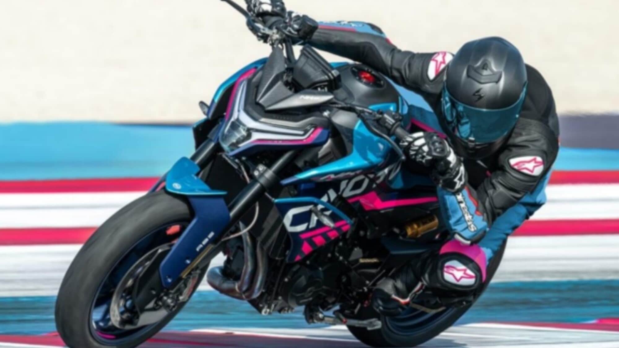 CFMoto 800NK: spirito racing per la versione GP