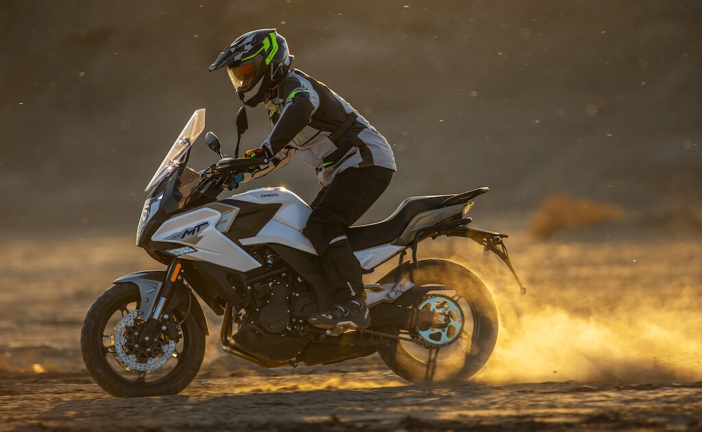 CFMoto, la novità 700MT in concessionaria: ecco il prezzo