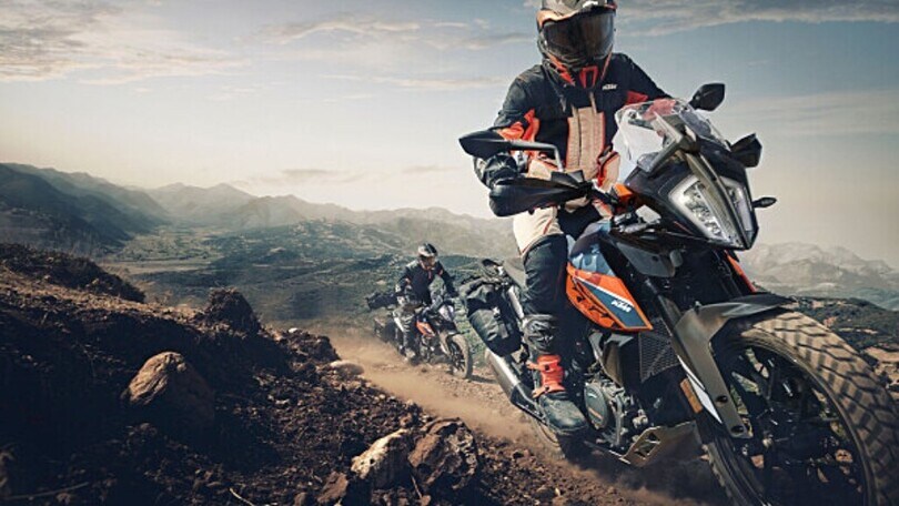 KTM, promozione "Orange Rush": maxi sconto sulla 390 Adventure