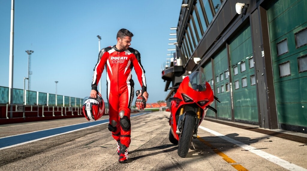 Ducati, la nuova linea di abbigliamento per il 2024