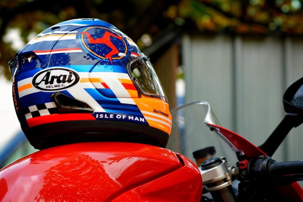Arai RX-7V EVO Isle of Man TT Limited Edition 2024