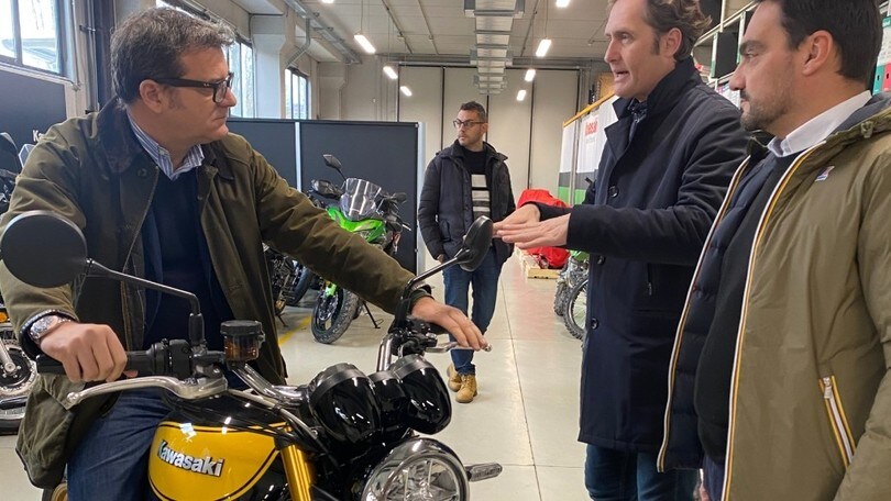 La politica alla scoperta delle novità Kawasaki