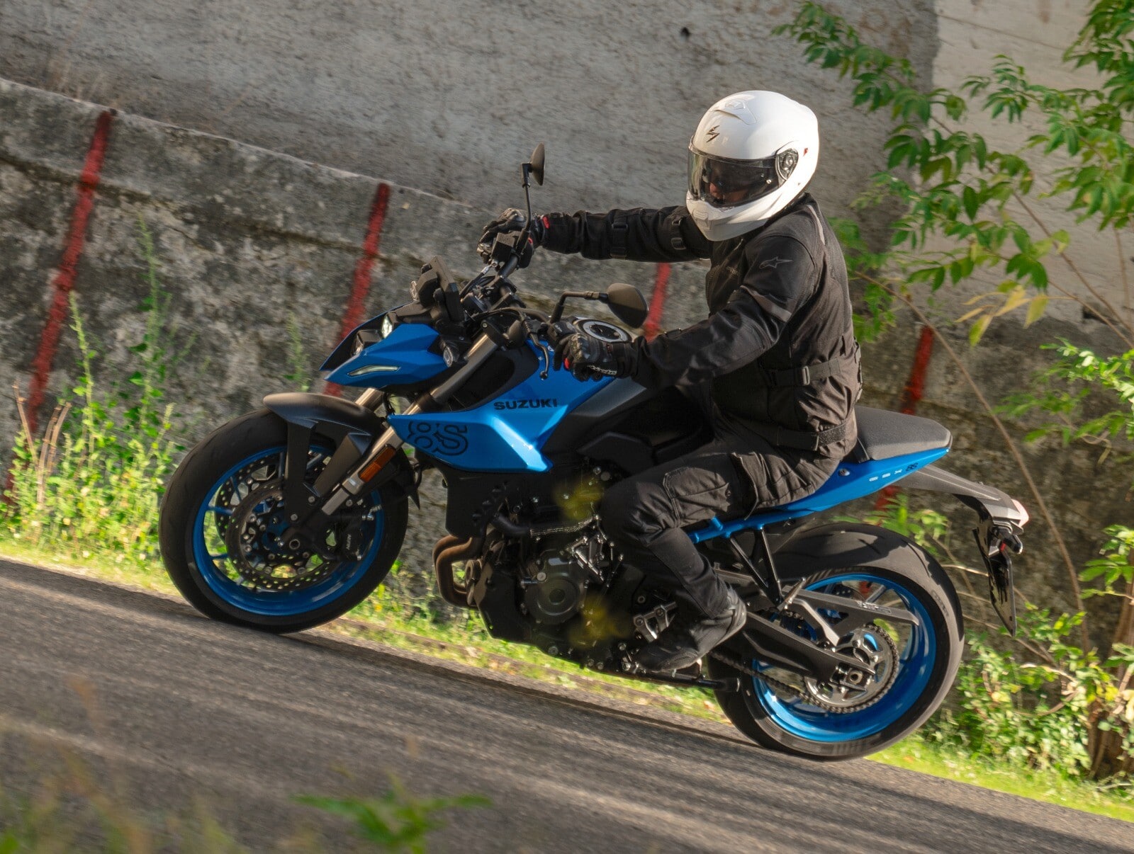 Sportive on the Road: a caccia di curve con la Suzuki GSX-8S