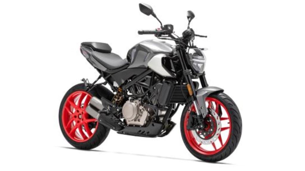 Keeway V302N, piccola roadster per patente A2