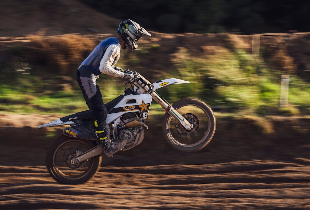 Husqvarna FC 250 e FC 450: le reginette Rockstar Edition si aggiornano per il 2024